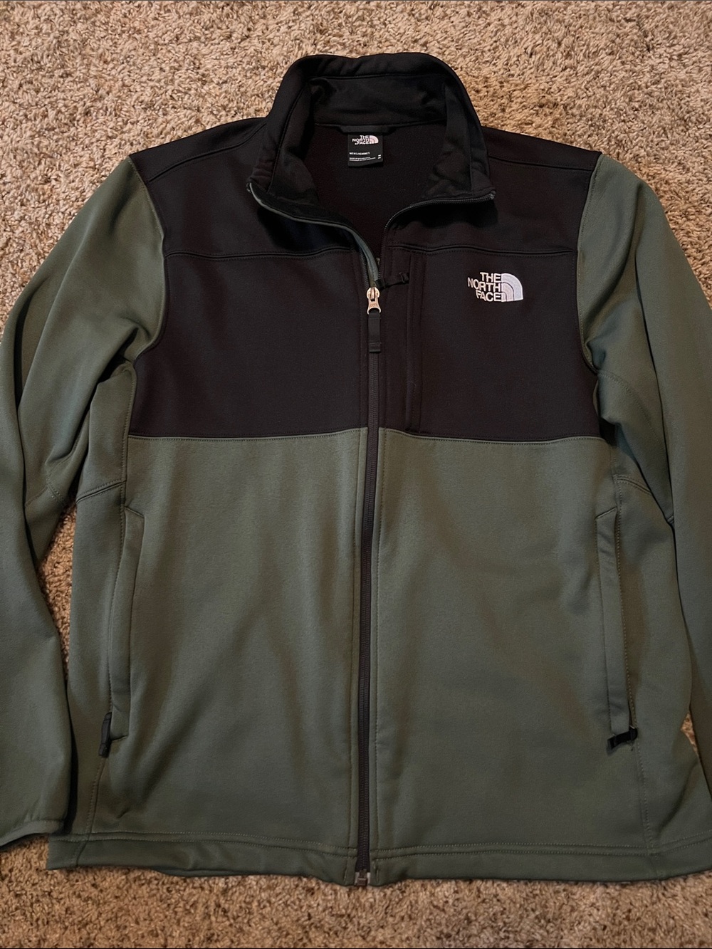The North Face Men’s Olive Green & Black Lightweight Jacket